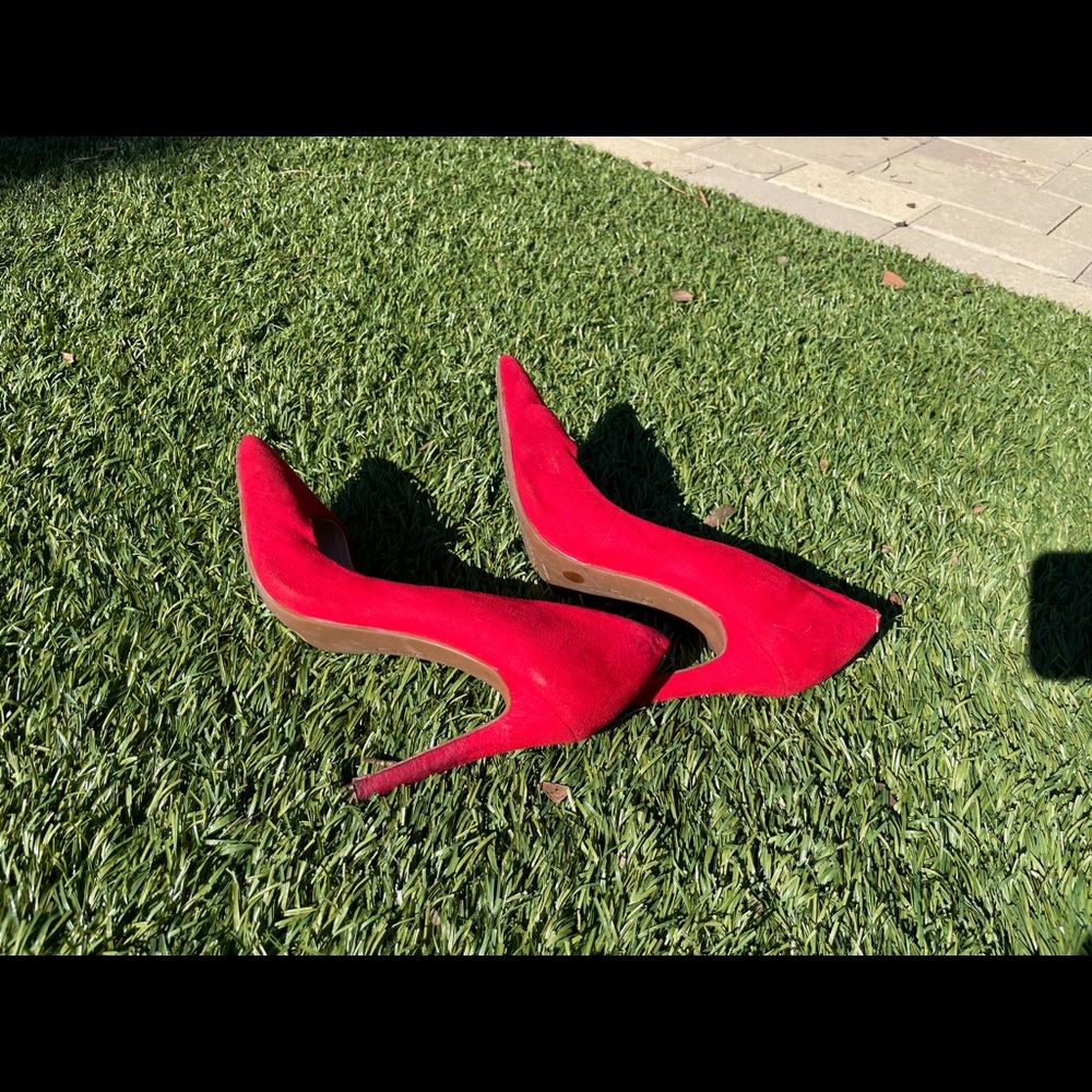 Red Pumps - Picture 3 of 5